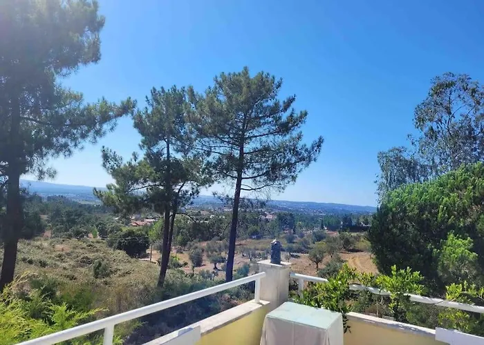 Sunshine Moradia For 10 Persons Casa vacanze Tomar